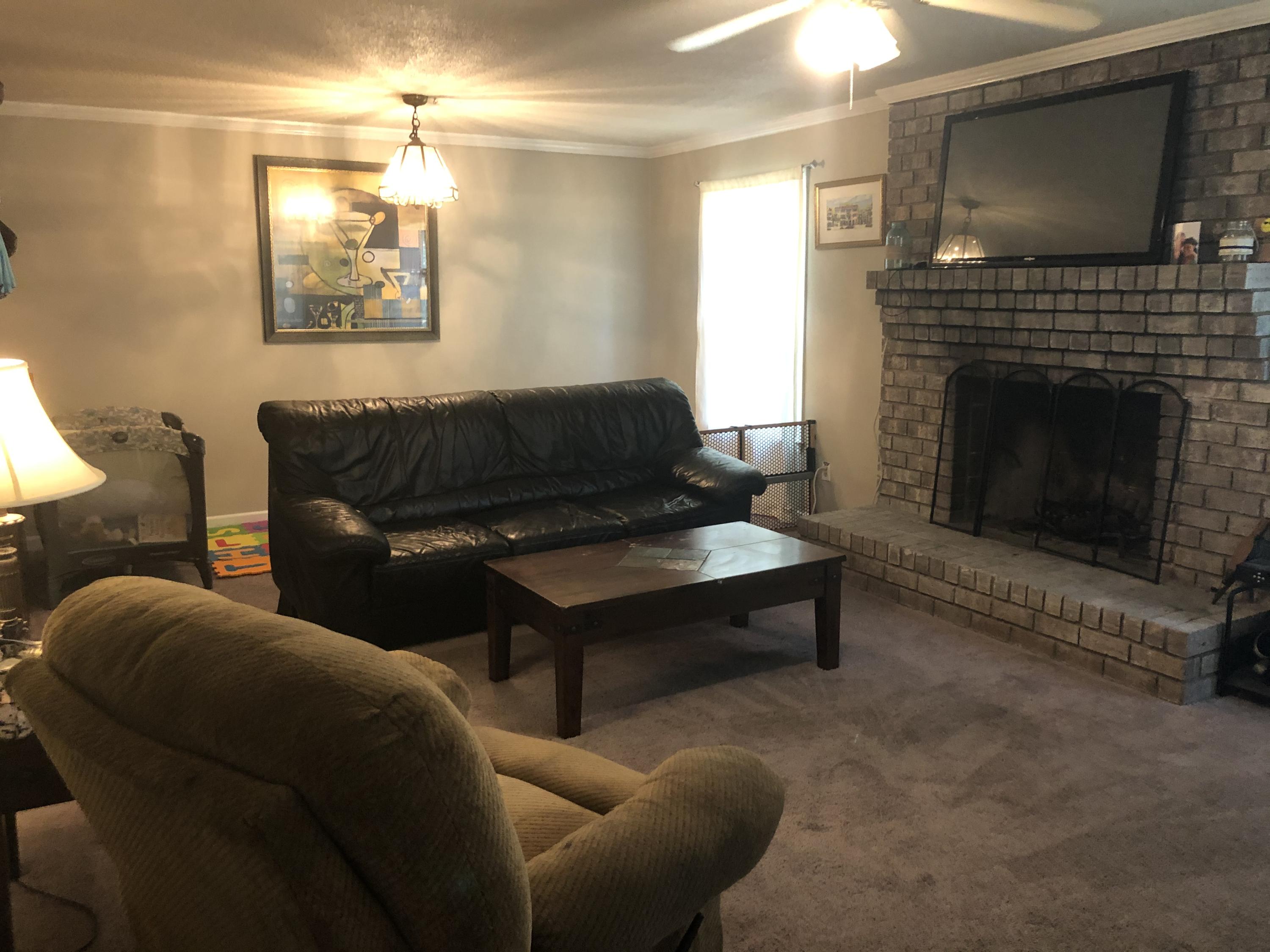 460 Smoak Road Walterboro, SC 29488 - Photo 4 of 17 Living room