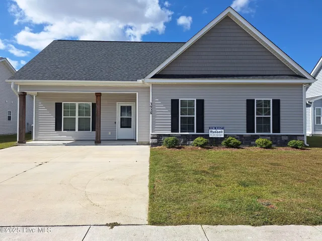 $2,100 | 3928 Pensacola Drive, Greenville, NC 27834