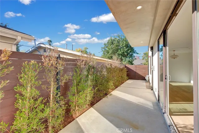 $5,999 | 1688 North Sierra Bonita Avenue, Pasadena, CA 91104