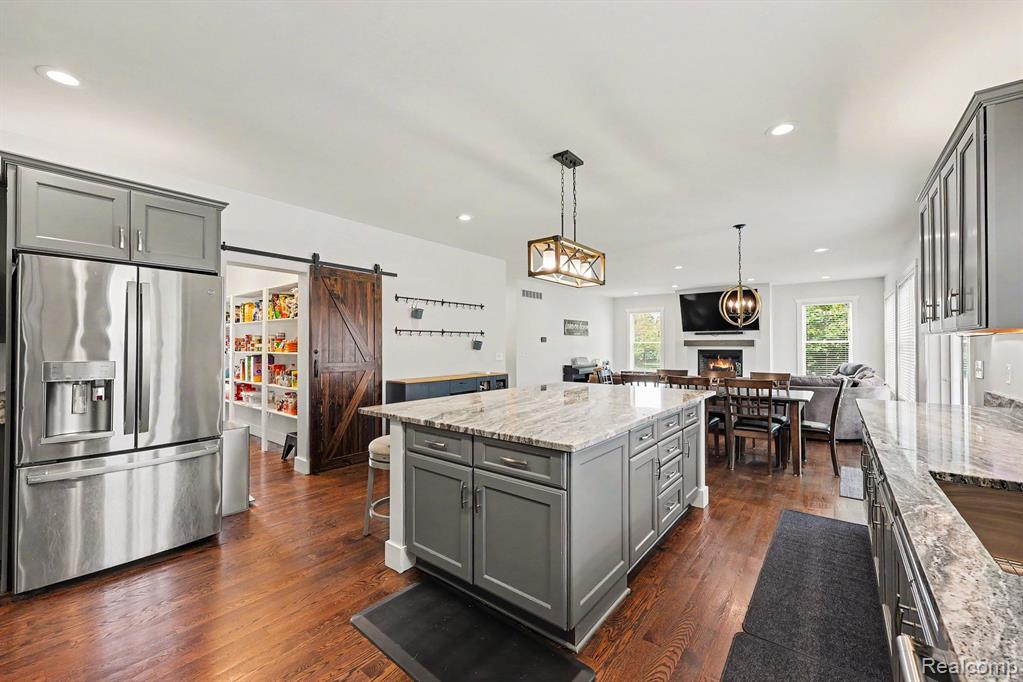 1660 Winthrop Road Bloomfield Hills, MI 48302 - Photo 11 of 38