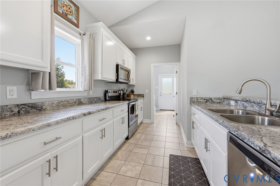 8900 Rock Cedar Road New Kent, VA 23124 - Photo 11 of 33