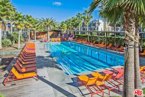 $2,685,000 | 5846 North Lantern Court, Los Angeles, CA 90094