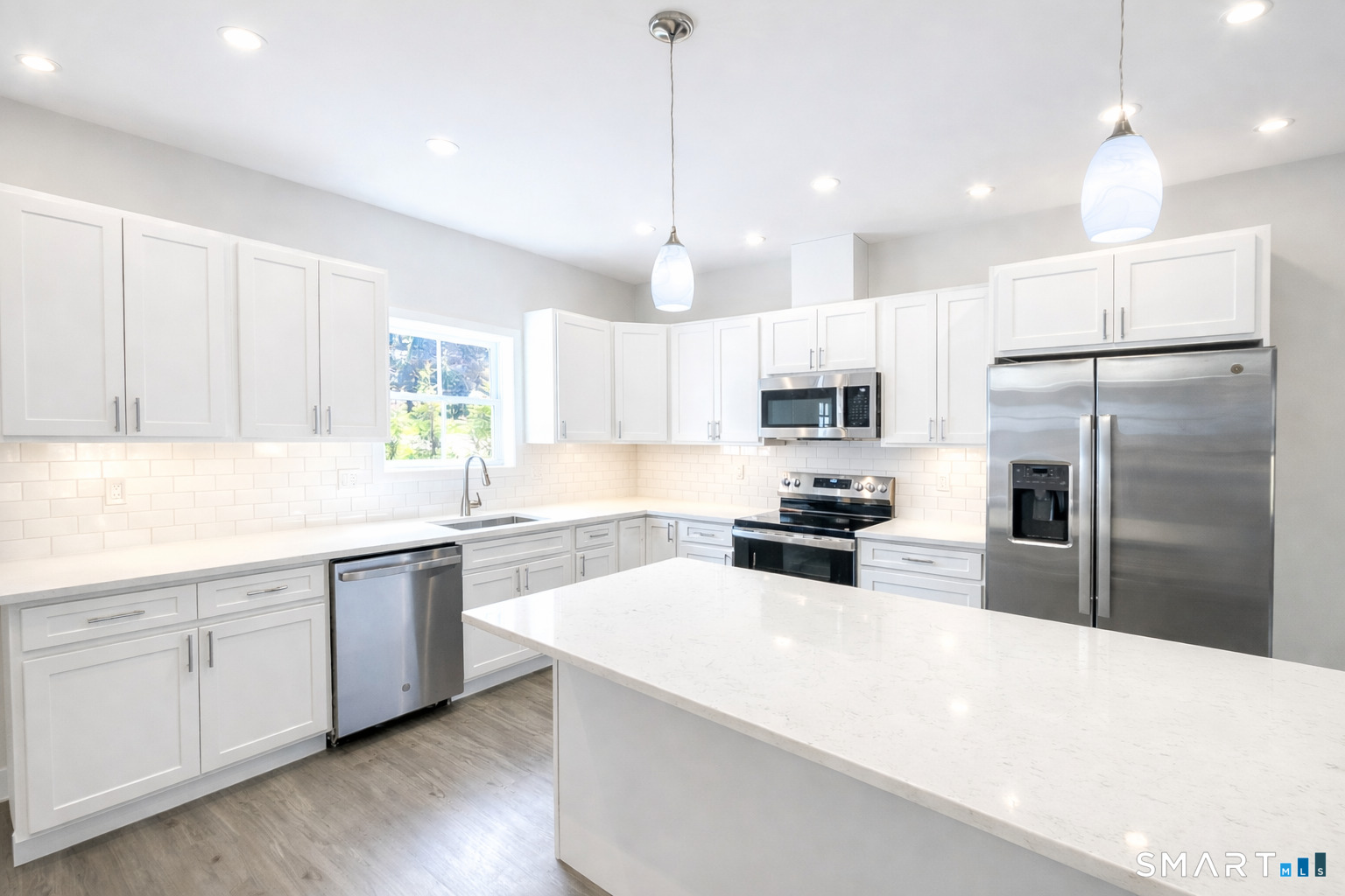 24 Glen Road, Unit C2 Newtown, CT 06482 - Photo 2 of 16