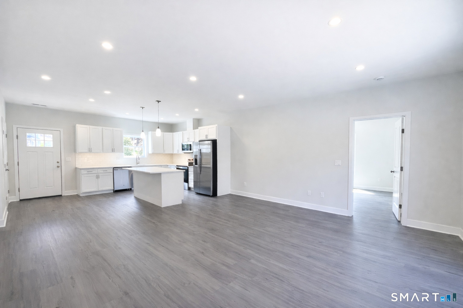 24 Glen Road, Unit C2 Newtown, CT 06482 - Photo 5 of 16