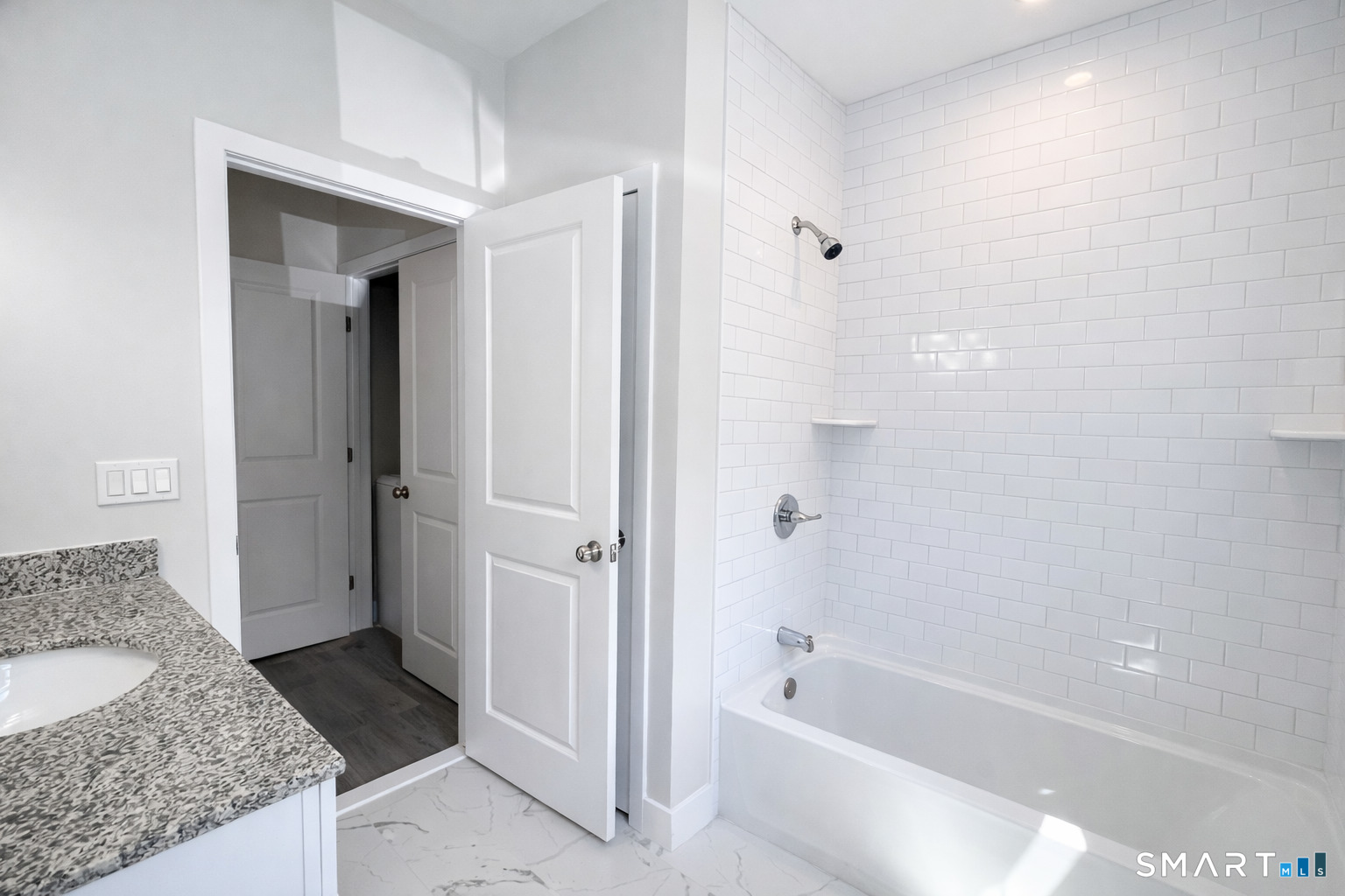 24 Glen Road, Unit C2 Newtown, CT 06482 - Photo 8 of 16