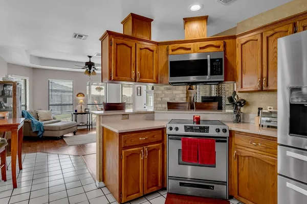 $399,470 | 2409 Twin Oaks Drive, Portland, TX 78374