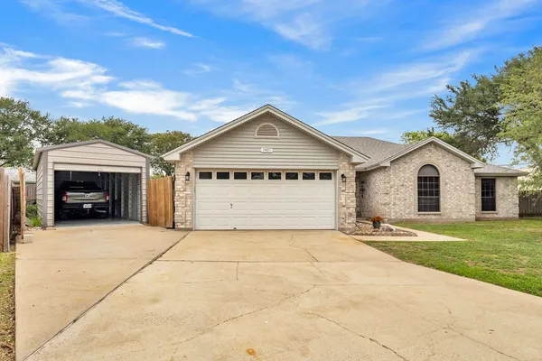 $399,470 | 2409 Twin Oaks Drive, Portland, TX 78374