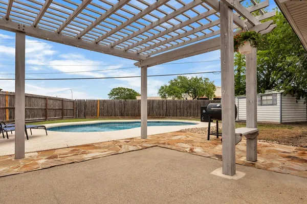 $399,470 | 2409 Twin Oaks Drive, Portland, TX 78374