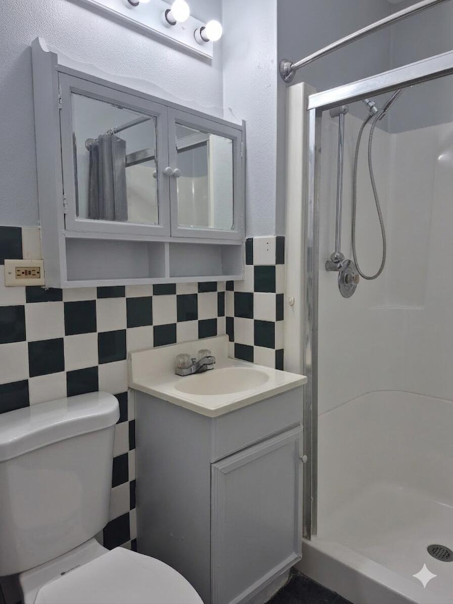 3809 West 11th Avenue Gary, IN 46404 - Photo 7 of 14 896x1195