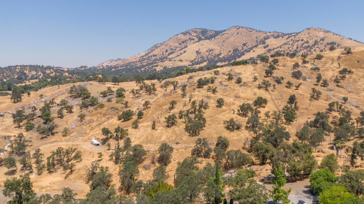 758 Winter Road Squaw Valley, CA 93675 - Photo 5 of 14 Gallery Image 5