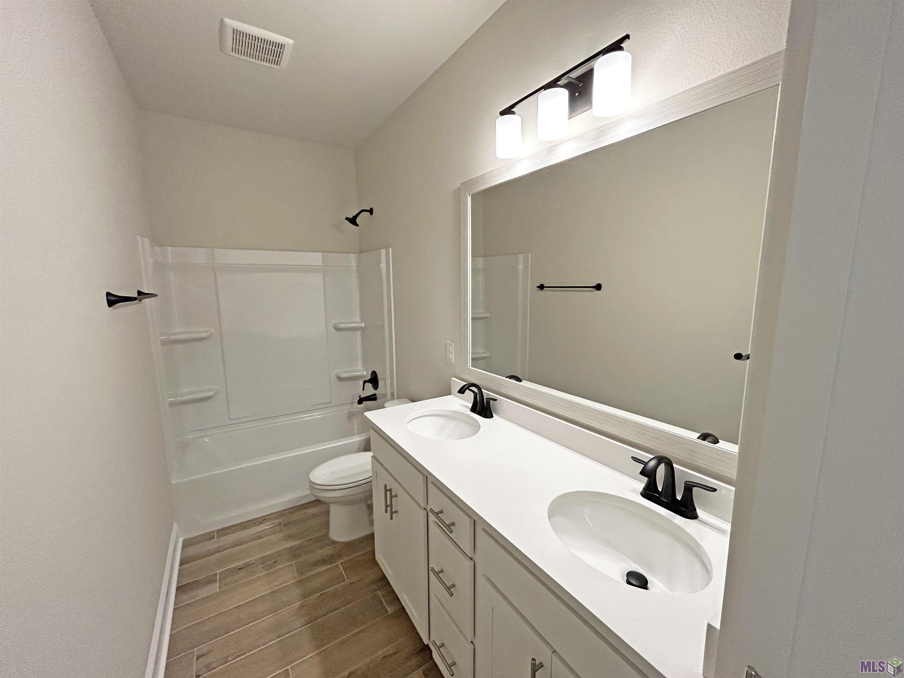 17237 Tidewater Lane Baton Rouge, LA 70810 - Photo 2 of 13