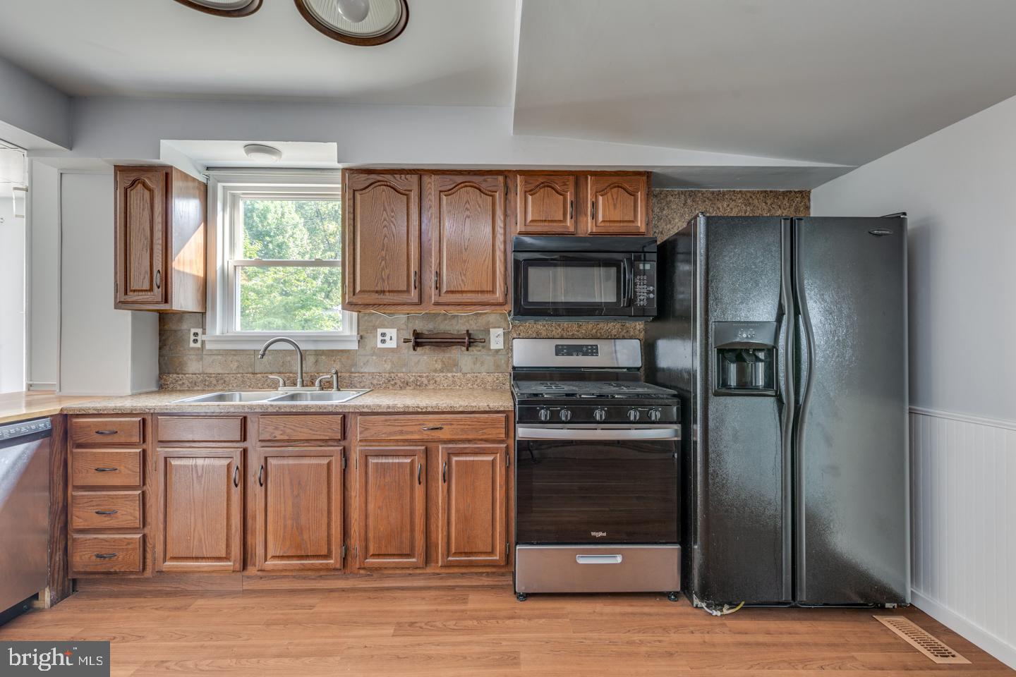 519 2nd Street Delanco, NJ 08075 - Photo 10 of 38