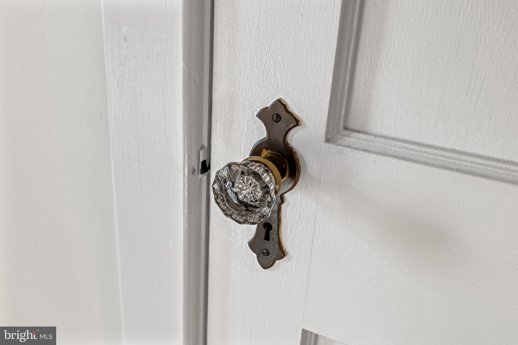529 Overbrook Road Baltimore, MD 21212 - Photo 27 of 35 Original glass doorknobs
