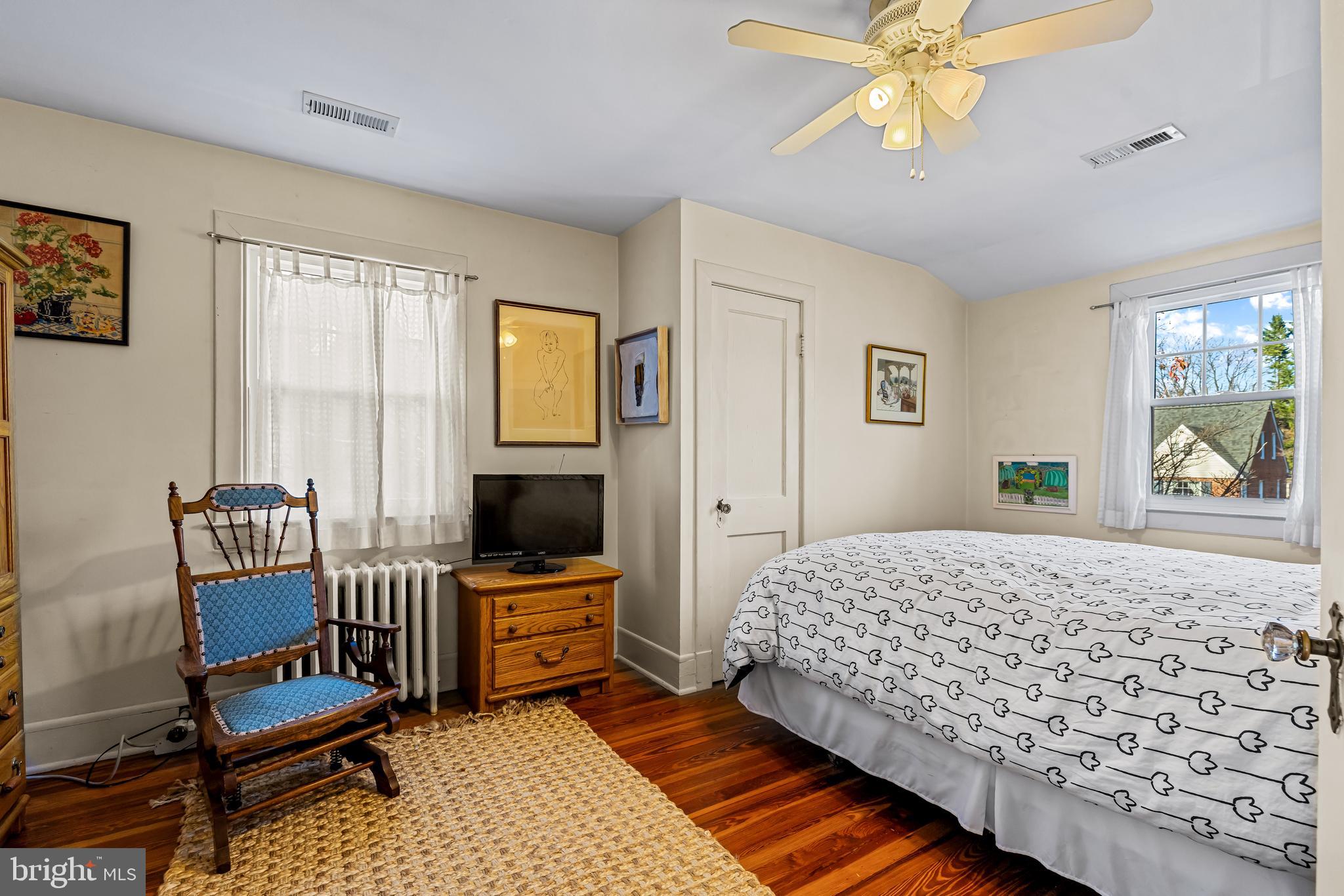 529 Overbrook Road Baltimore, MD 21212 - Photo 29 of 35 Primary bedroom