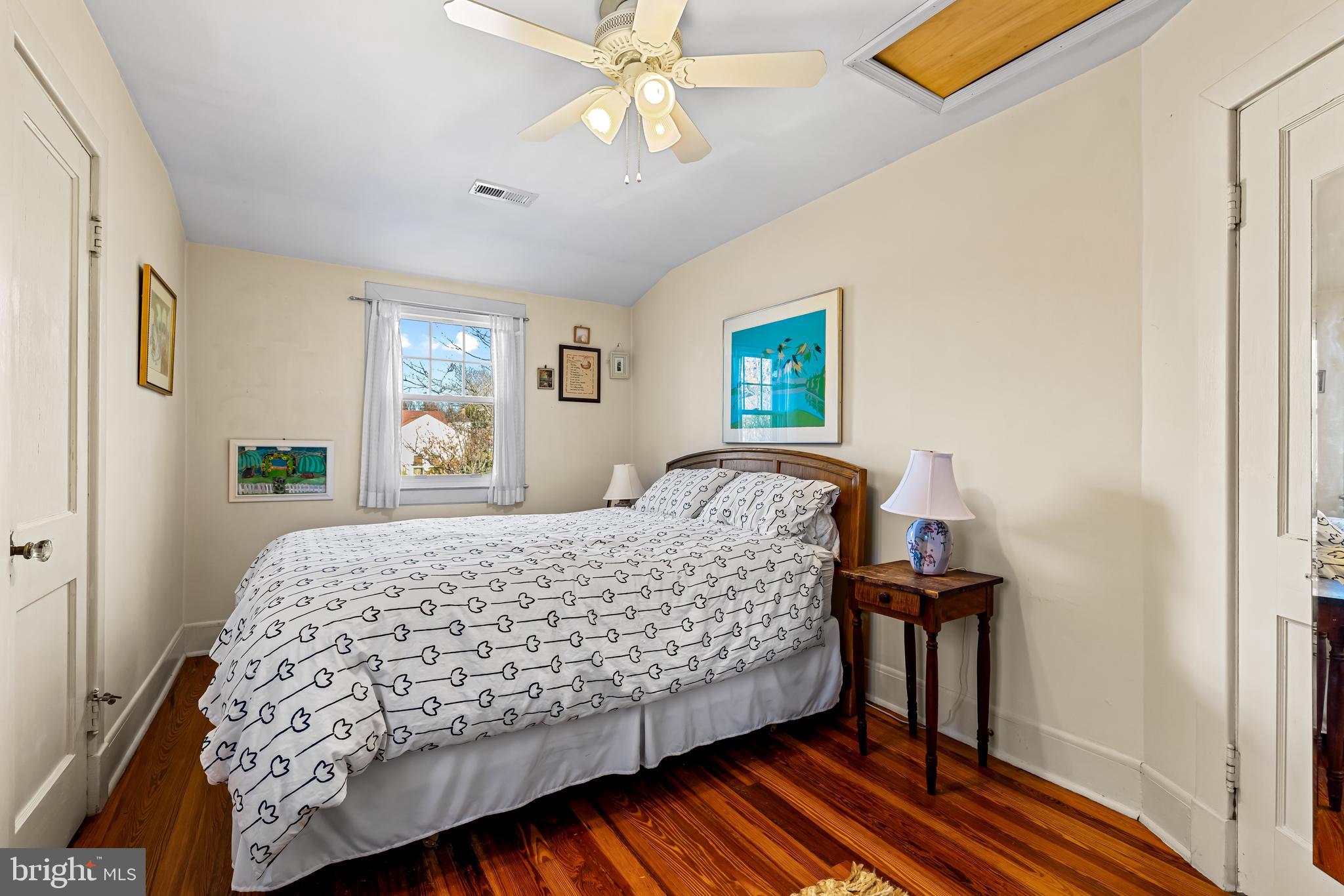 529 Overbrook Road Baltimore, MD 21212 - Photo 30 of 35 Primary bedroom