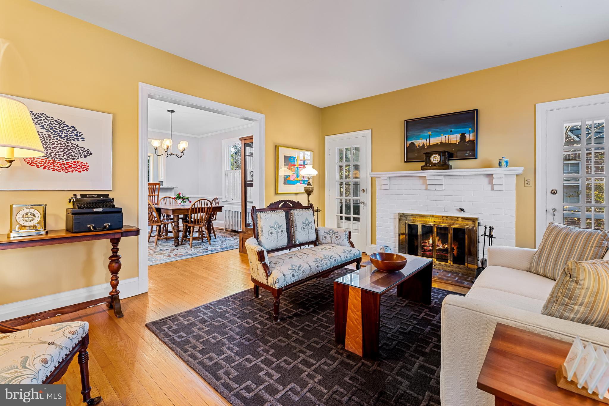 529 Overbrook Road Baltimore, MD 21212 - Photo 4 of 35 Bright rooms