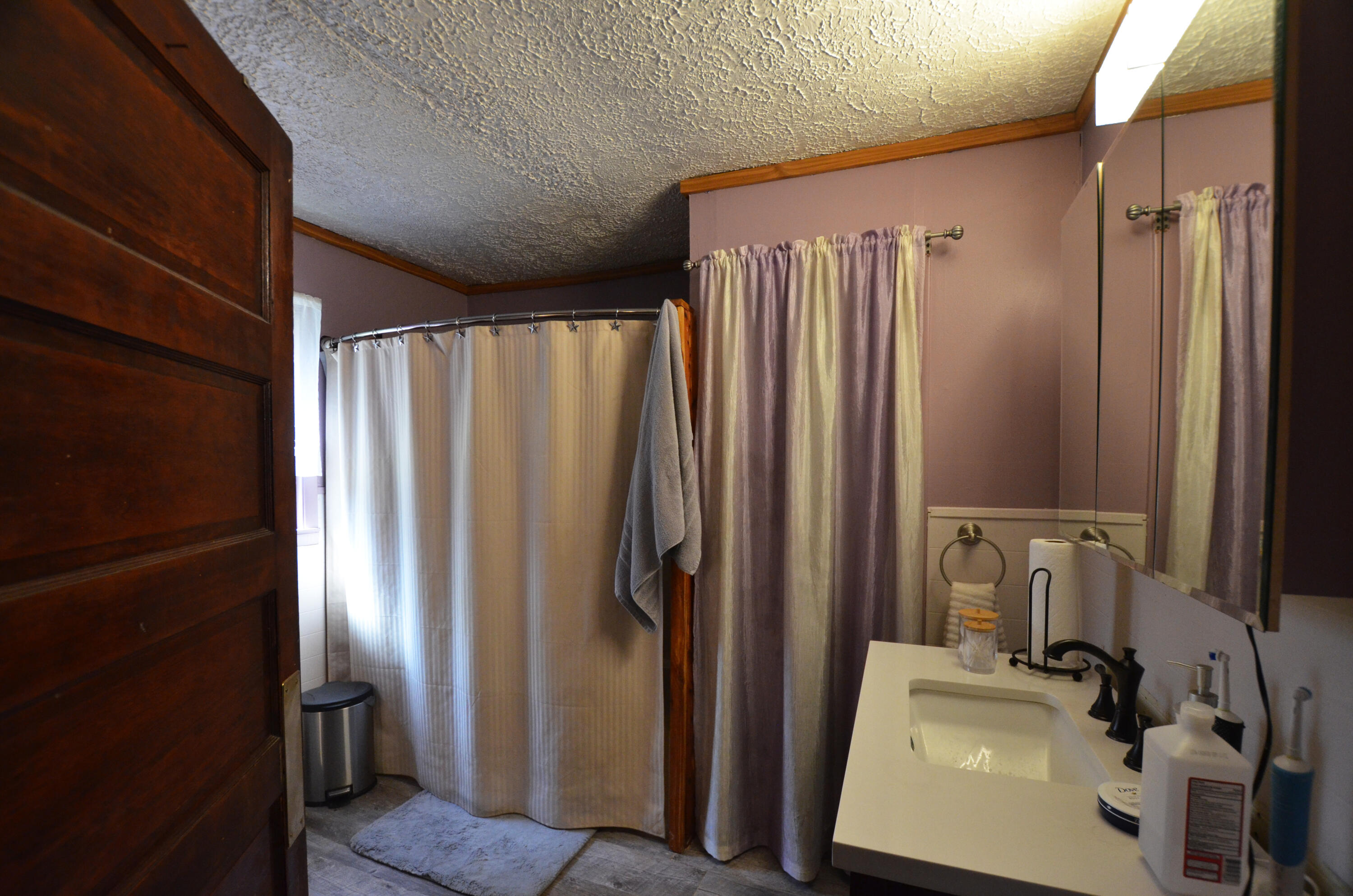 346 Goose Creek Road Jackson, KY 41339 - Photo 21 of 40 Full bathroom!