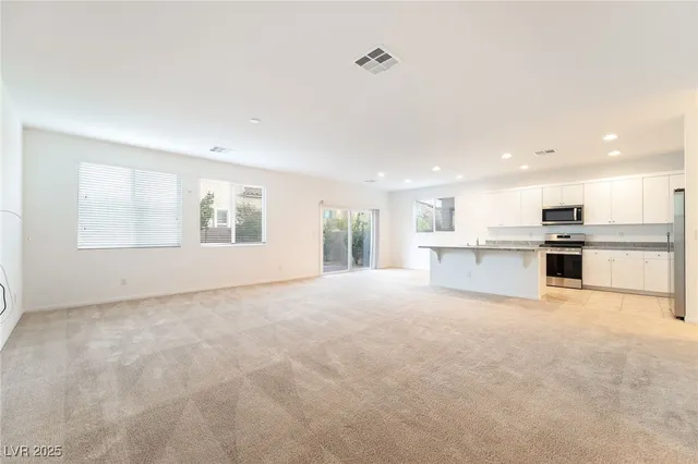 $2,660 | 11586 Monte Isola Street, Las Vegas, NV 89141