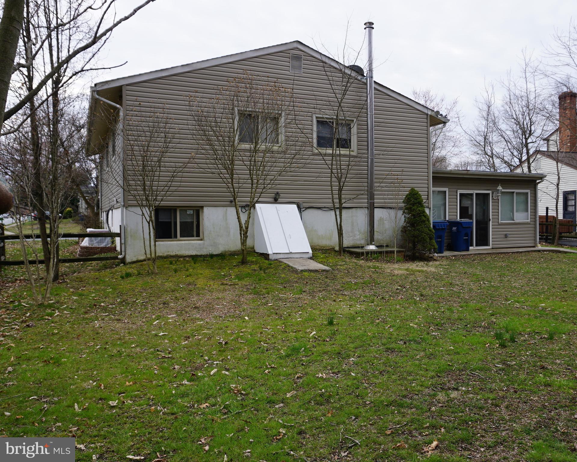 604 South Brownleaf Road Newark, DE 19713 - Photo 2 of 24 back view