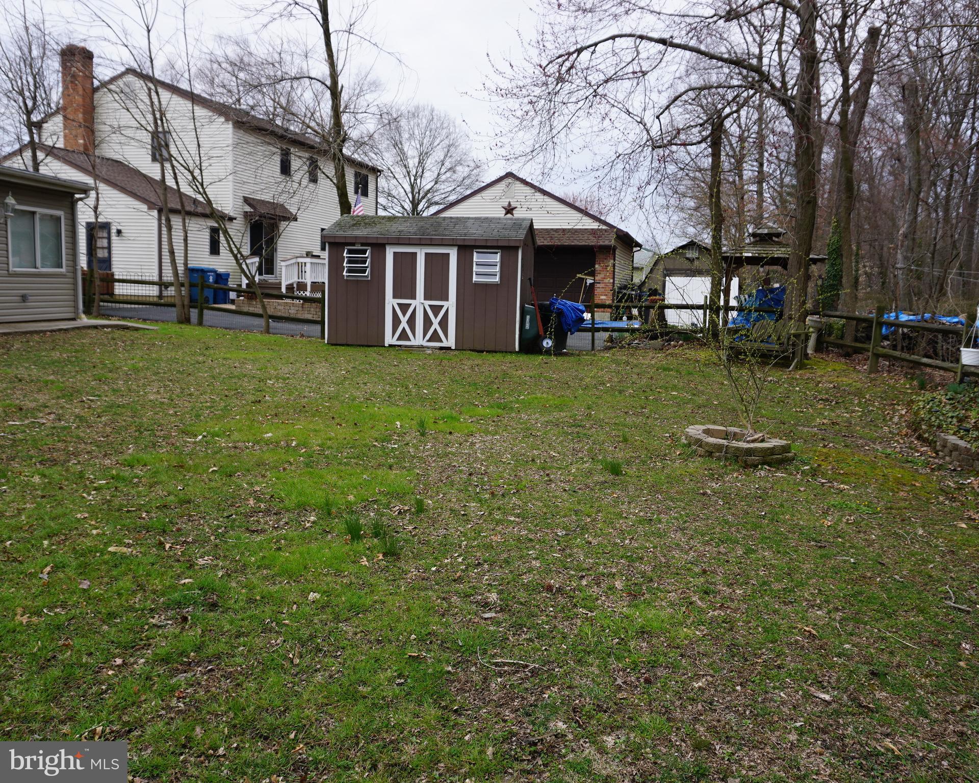 604 South Brownleaf Road Newark, DE 19713 - Photo 4 of 24 large fenced back yard