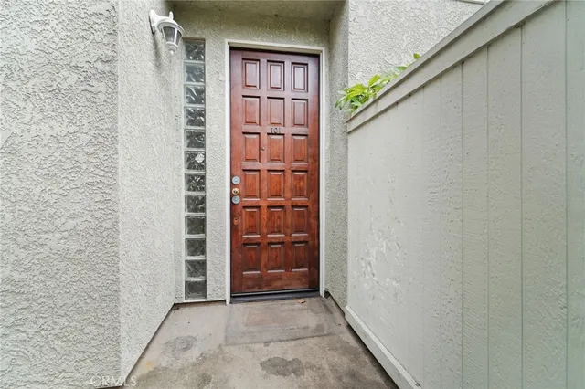 view of front door