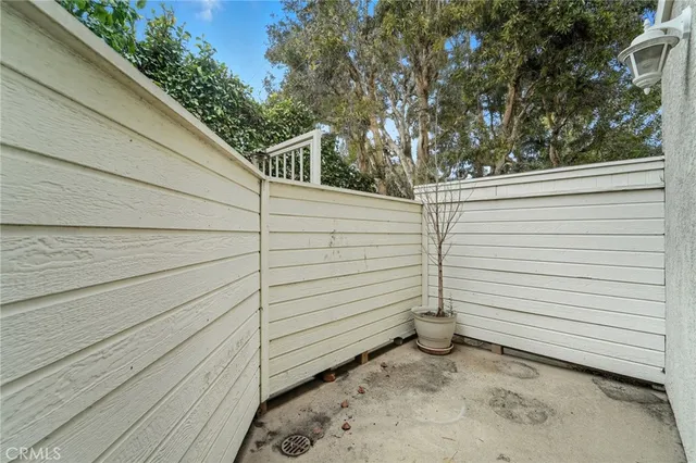 a view of a back yard of the house