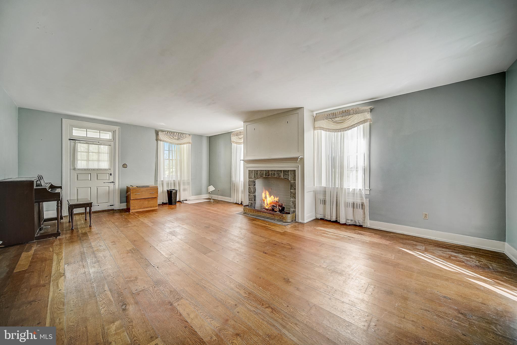 509 Shelbourne Road Reading, PA 19606 - Photo 4 of 35 Gallery Image 4