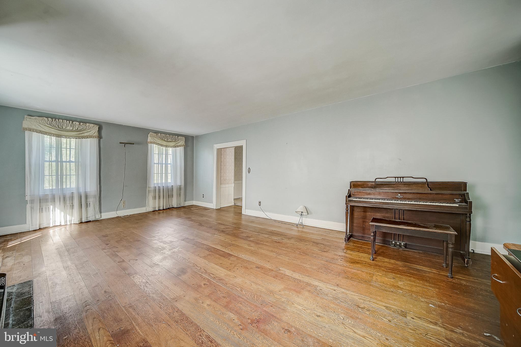 509 Shelbourne Road Reading, PA 19606 - Photo 6 of 35 Gallery Image 6