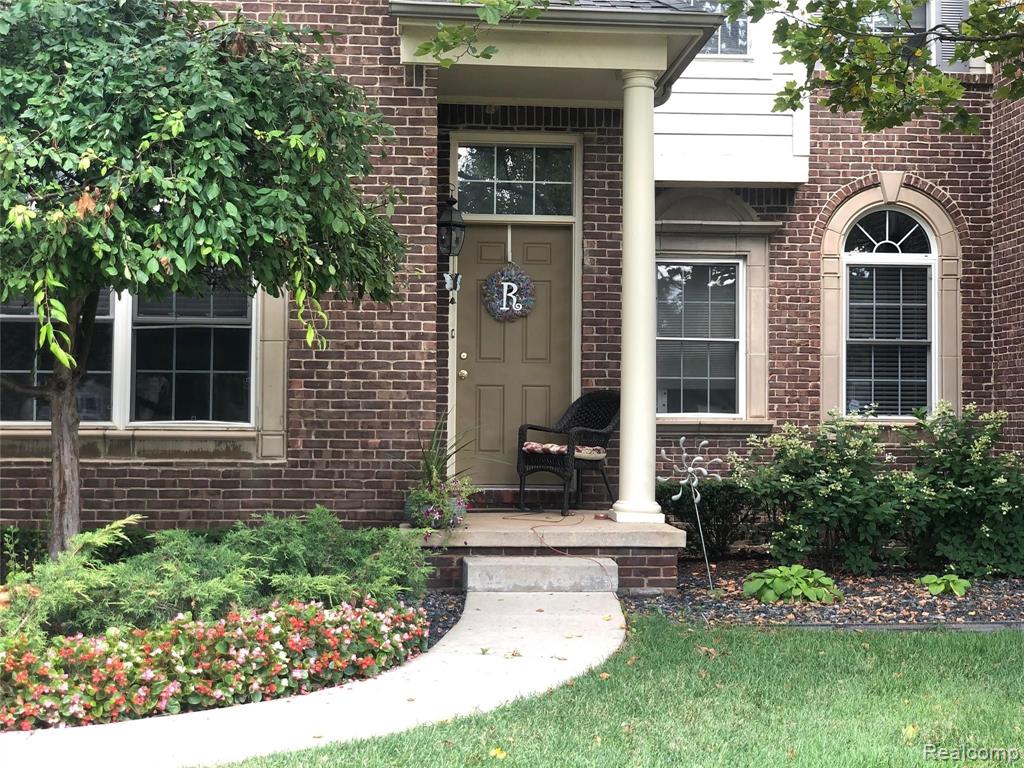 45681 North Stonewood Road, Unit 59 Canton, MI 48187 - Photo 1 of 63