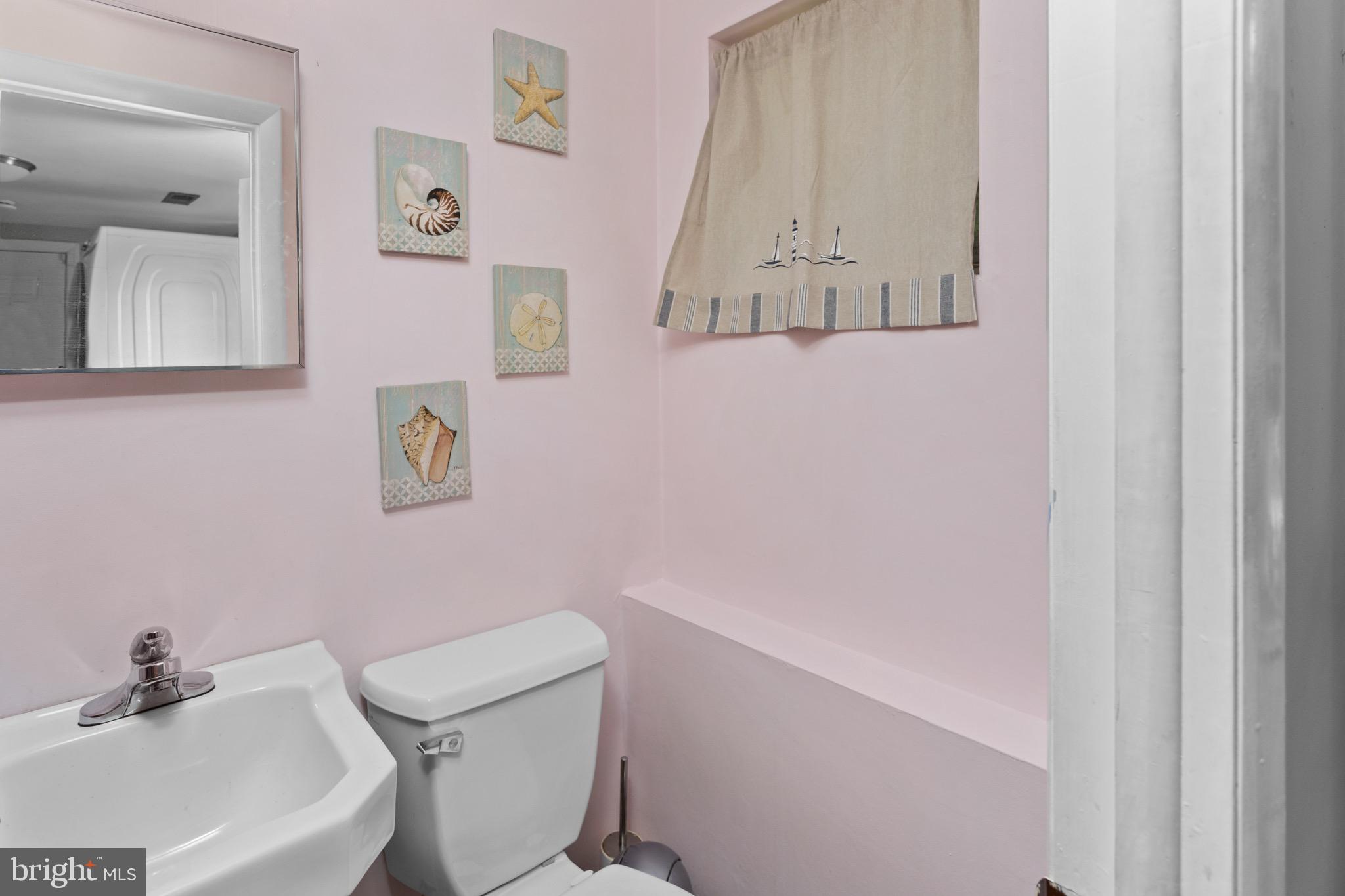809 Woodlane Road Edgewater Park, NJ 08010 - Photo 19 of 30 1/2 Bathroom