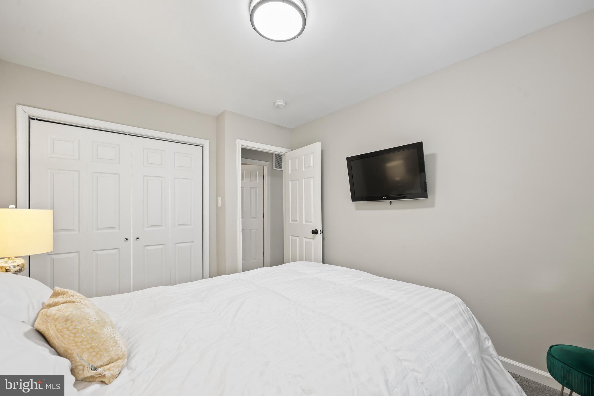 6426 Silver Ridge Circle Alexandria, VA 22315 - Photo 18 of 26