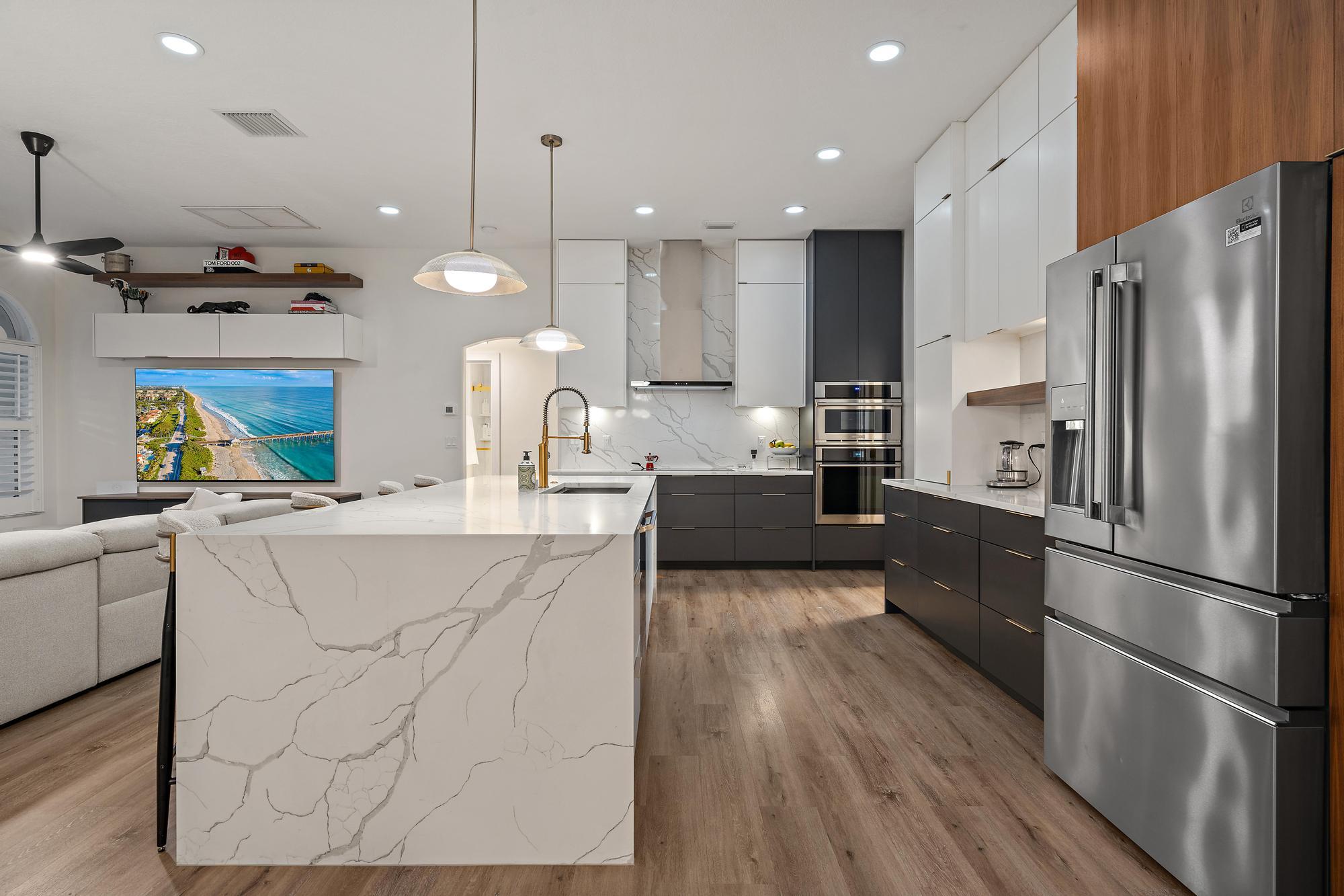 15415 Alexander Run Jupiter, FL 33478 - Photo 4 of 38 Twilight - Entertainer's Kitchen