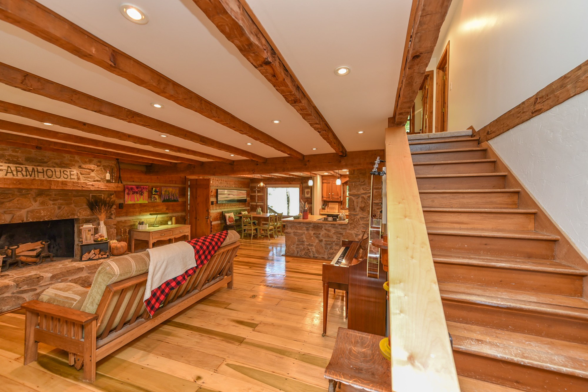 1630 Center Point Road Hendersonville, TN 37075 - Photo 28 of 46 a very nice looking room with many windows