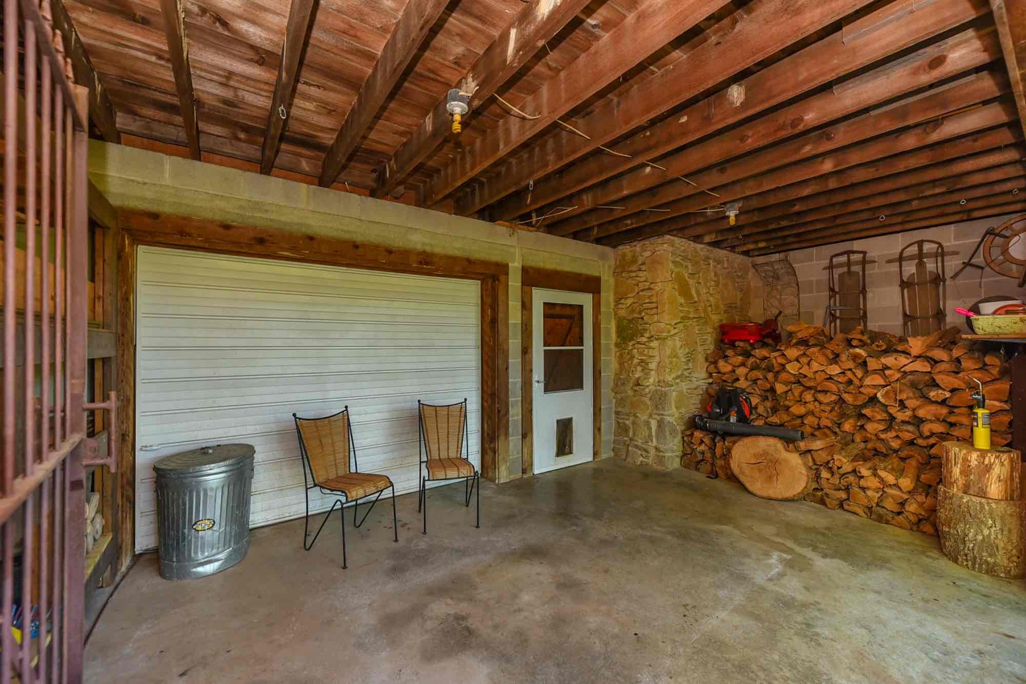 1630 Center Point Road Hendersonville, TN 37075 - Photo 8 of 46 a view of a patio with table and chairs and potted plants