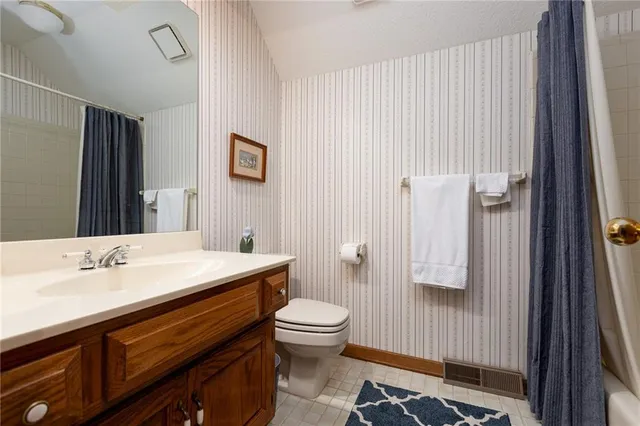 $525,000 | 8201 Northwest Potomac Avenue, Weatherby Lake, MO 64152