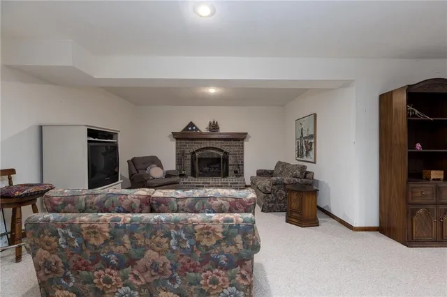 $525,000 | 8201 Northwest Potomac Avenue, Weatherby Lake, MO 64152