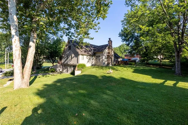 $525,000 | 8201 Northwest Potomac Avenue, Weatherby Lake, MO 64152