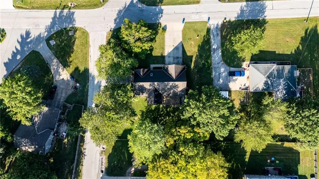 $525,000 | 8201 Northwest Potomac Avenue, Weatherby Lake, MO 64152