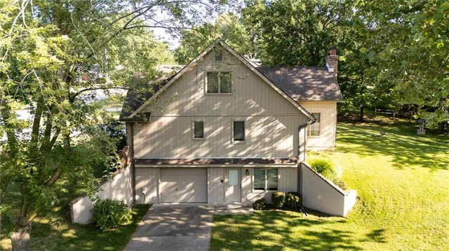 $525,000 | 8201 Northwest Potomac Avenue, Weatherby Lake, MO 64152