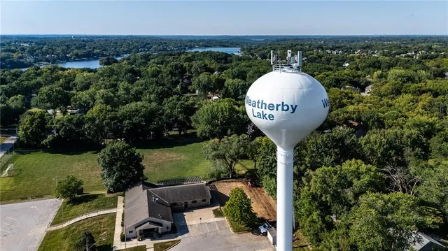 $525,000 | 8201 Northwest Potomac Avenue, Weatherby Lake, MO 64152