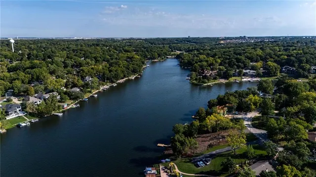 $525,000 | 8201 Northwest Potomac Avenue, Weatherby Lake, MO 64152