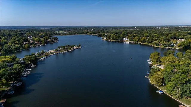 $525,000 | 8201 Northwest Potomac Avenue, Weatherby Lake, MO 64152