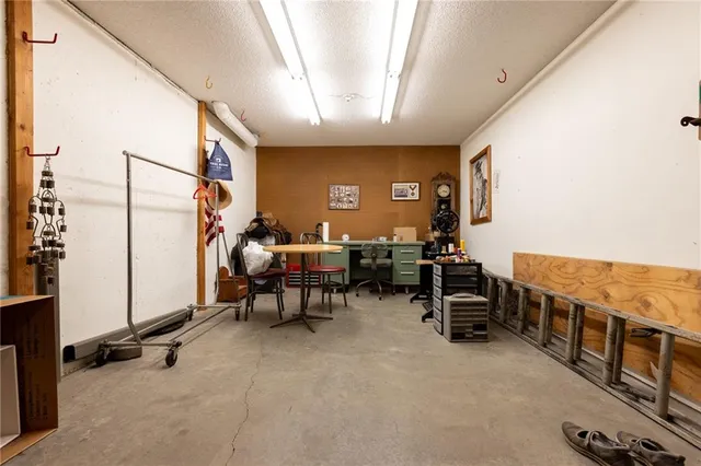 $525,000 | 8201 Northwest Potomac Avenue, Weatherby Lake, MO 64152