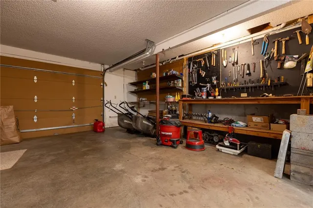 $525,000 | 8201 Northwest Potomac Avenue, Weatherby Lake, MO 64152