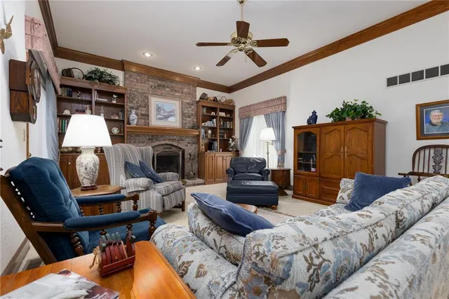 $525,000 | 8201 Northwest Potomac Avenue, Weatherby Lake, MO 64152