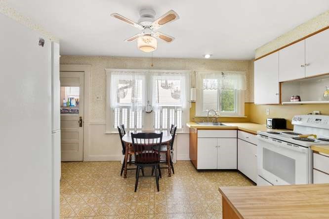17 Ames Street Beverly, MA 01915 - Photo 9 of 29