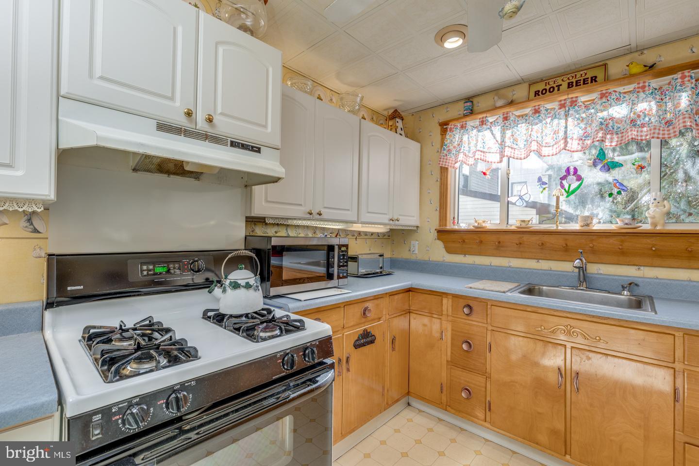 323 Walnut Street Delanco, NJ 08075 - Photo 12 of 69 Kitchen