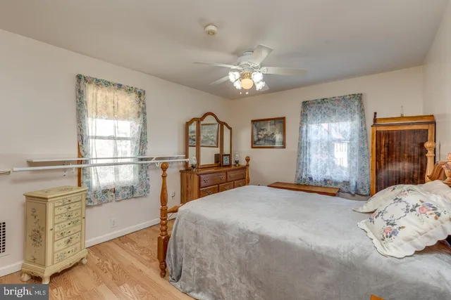 $320,000 | 323 Walnut Street, Delanco, NJ 08075