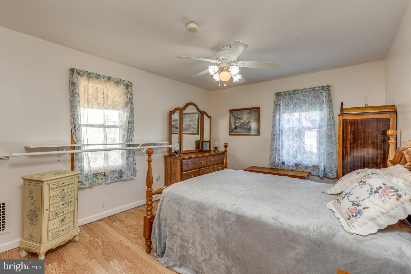 323 Walnut Street Delanco, NJ 08075 - Photo 17 of 69 2nd bedroom
