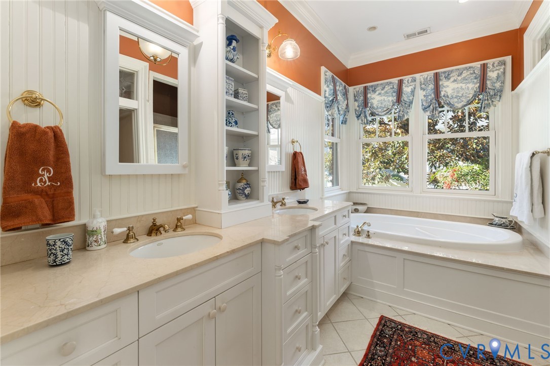 2730 Live Oak Lane Midlothian, VA 23113 - Photo 12 of 31 Primary bathroom with double vanity, a garden tub,